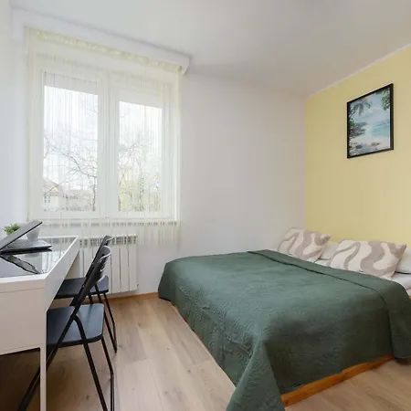 Cozy Pet Friendly With Place For Remote Work By Renters Lejlighed Warszawa