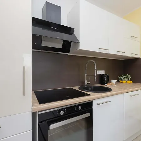 Cozy Pet Friendly With Place For Remote Work By Renters Warszawa