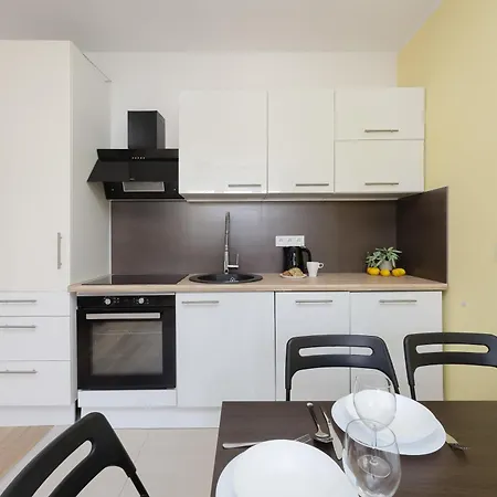 Cozy Pet Friendly With Place For Remote Work By Renters *