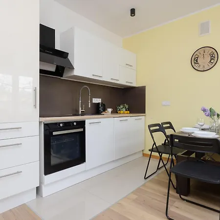 Cozy Pet Friendly With Place For Remote Work By Renters Lejlighed Warszawa