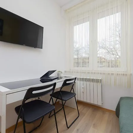 Cozy Pet Friendly With Place For Remote Work By Renters Warszawa